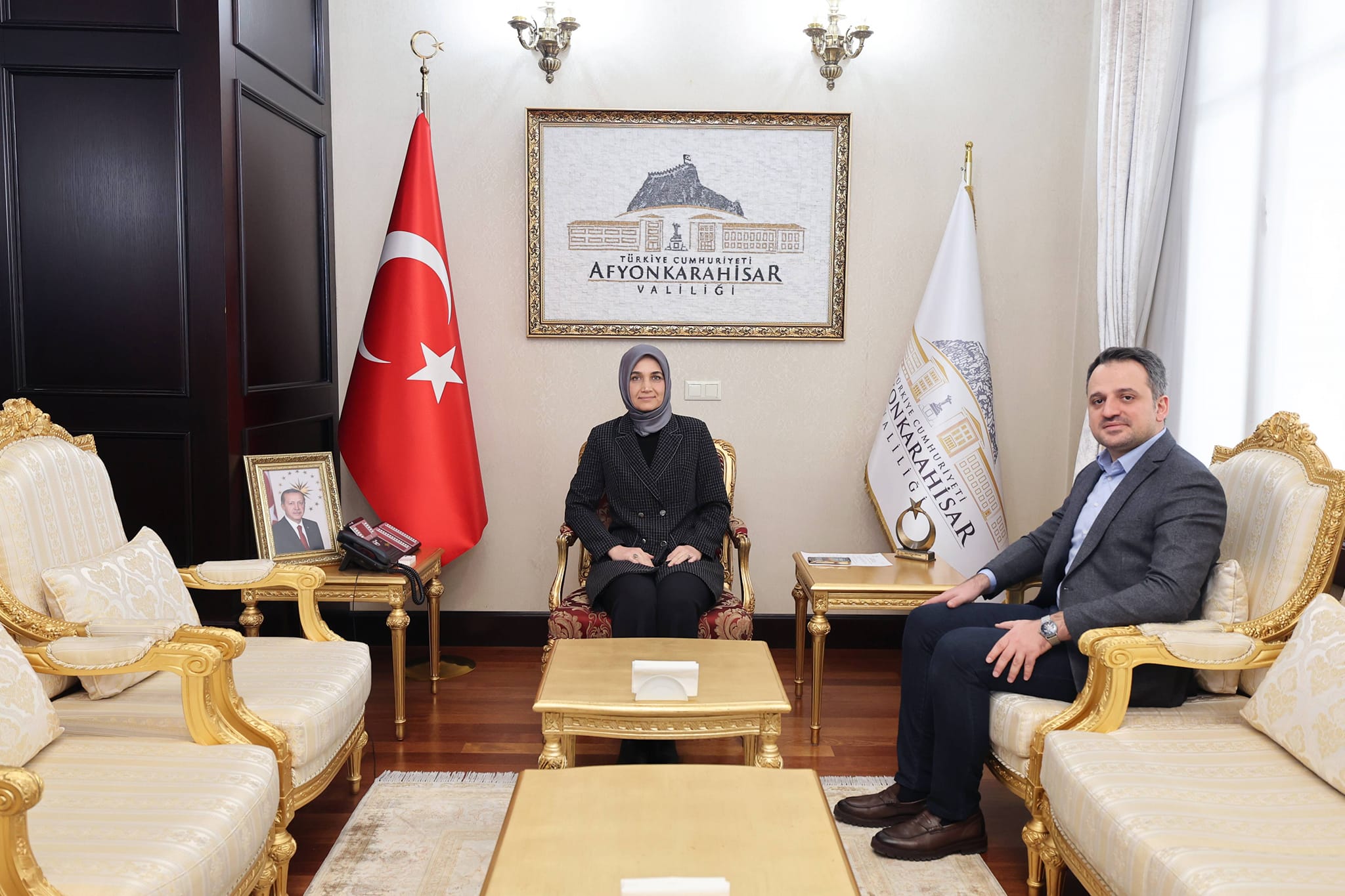 Bakan Yardımcısı Emnioğlu Afyon'da Vali Yiğitbaşı'yı Ziyaret Etti