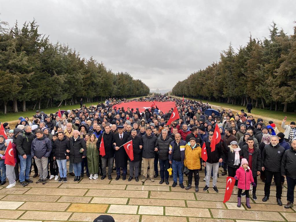 STAJ VE ÇIRAKLIK SİGORTASI MAĞDURLARI ANKARA'DA MİTİNG YAPTI
