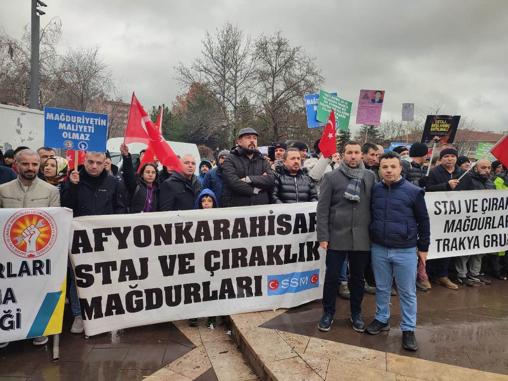 STAJ VE ÇIRAKLIK SİGORTASI MAĞDURLARI ANKARA'DA MİTİNG YAPTI