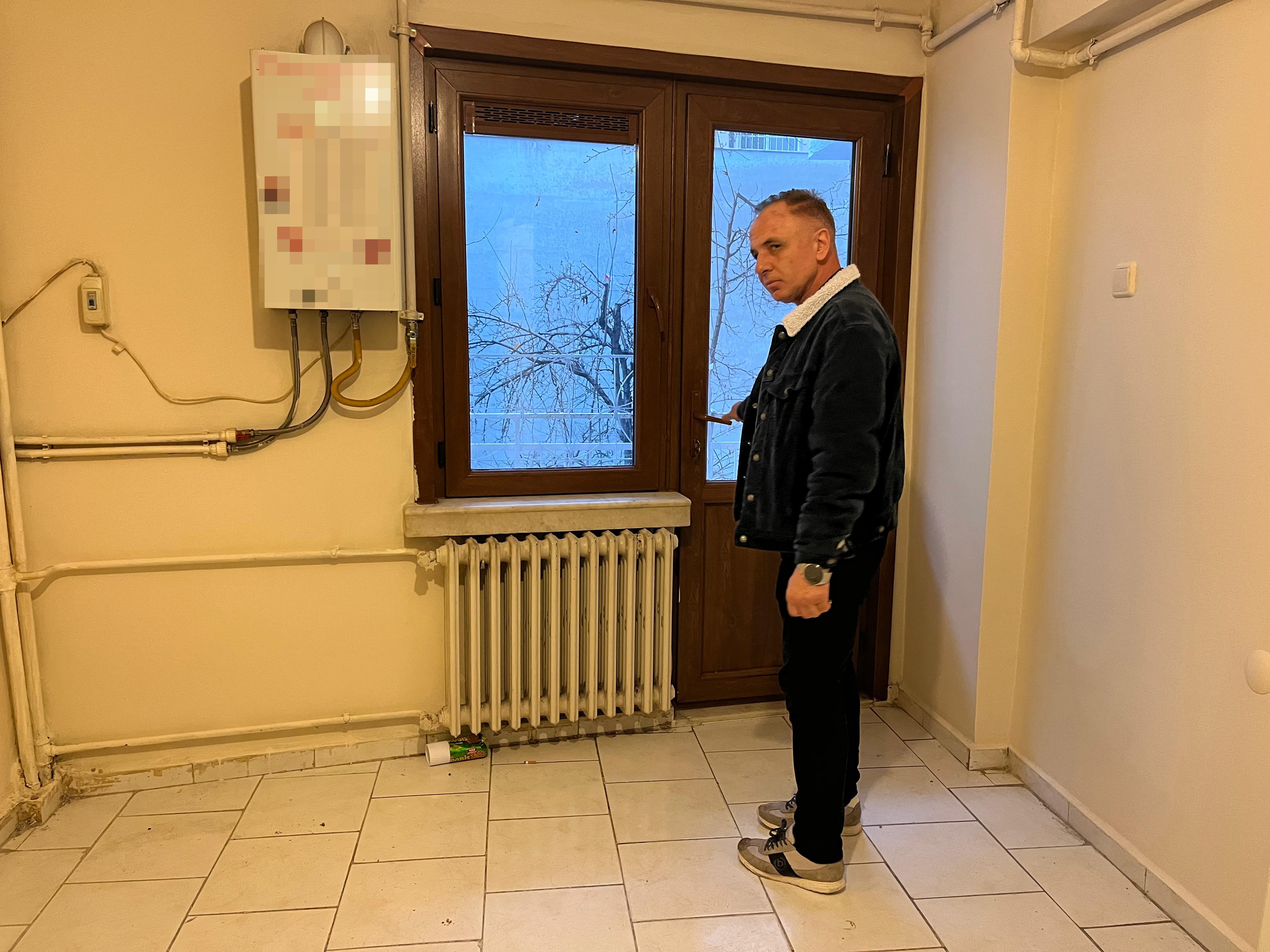 KİRALIK DAİRESİNE MÜŞTERİYLE GİTTİ ŞOK OLDU