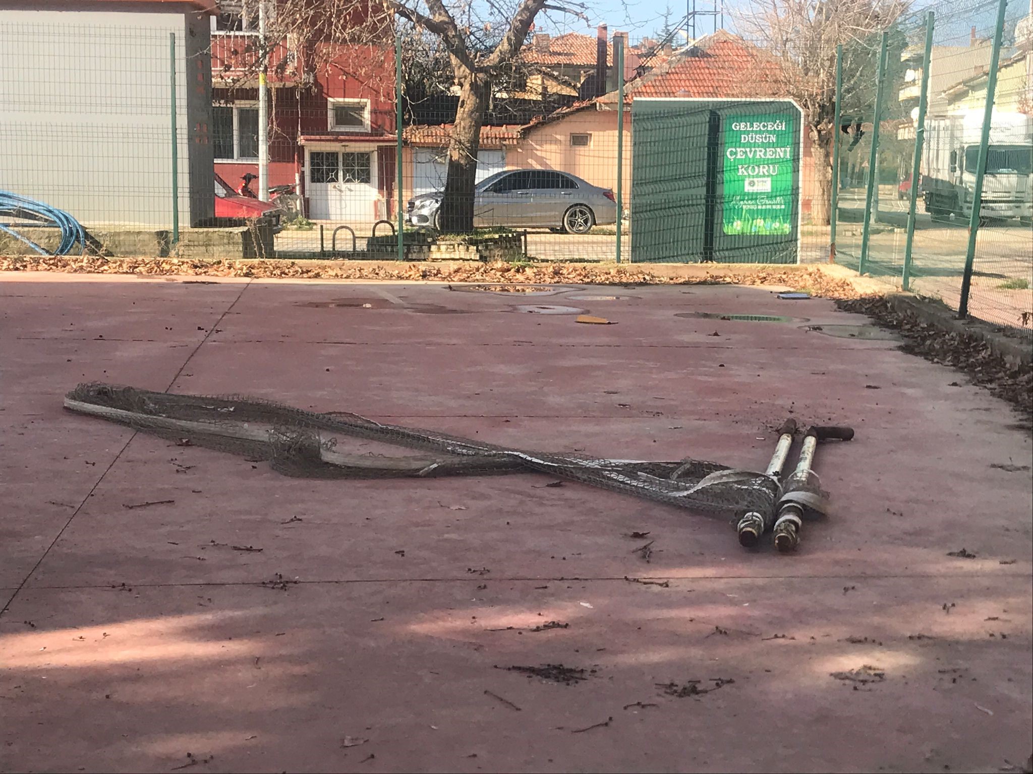 Belediyenin Hurda Malzemeleri İhalesiz Sattığı İddiası