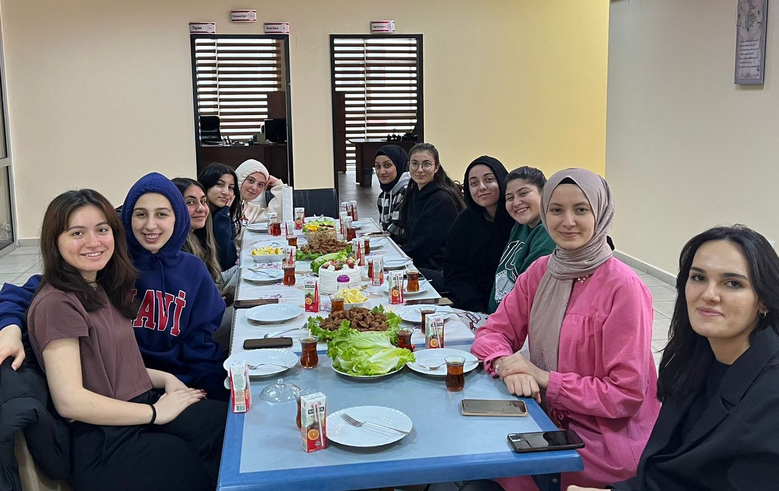 Şuhut'ta KYK Yurdunda Kalan Öğrenciler Başarılarını Kutladı