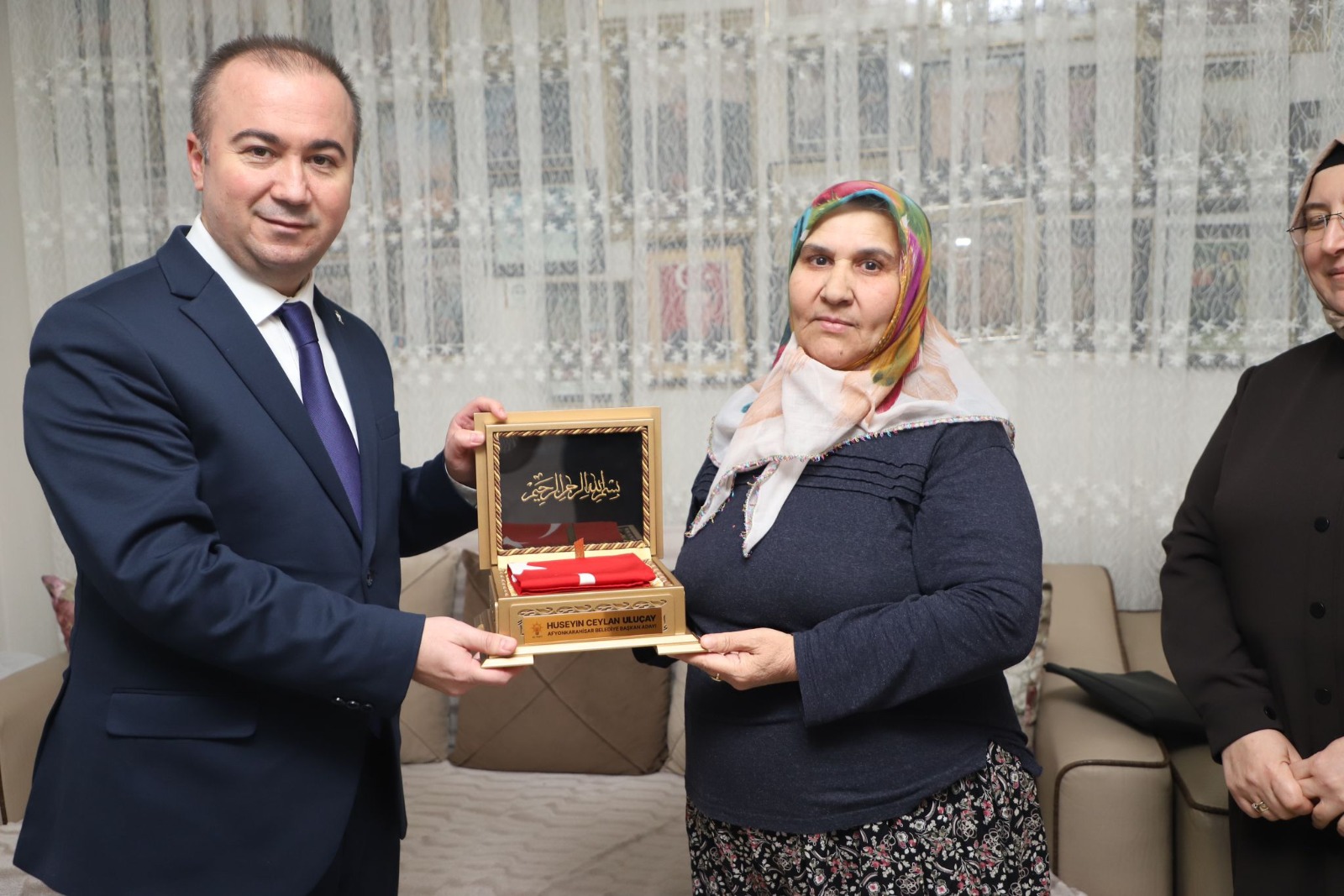 AK Partili Uluçay'dan Şehit Ailesine Anlamlı Ziyaret