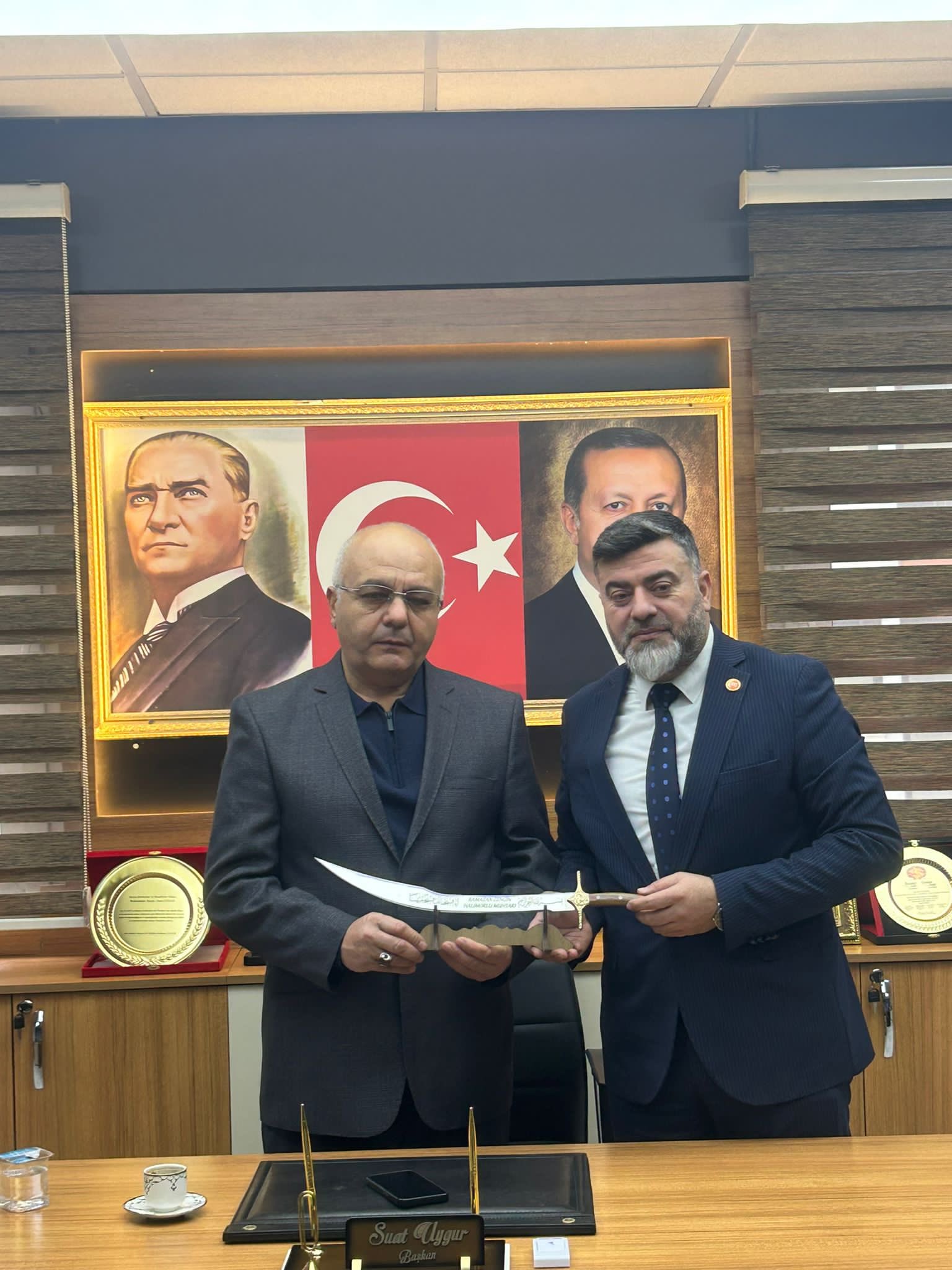 Başkan Uygur Muhtar Zengin'le Bir Araya Geldi