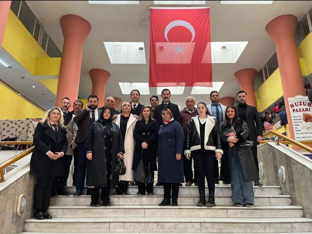 MHP'li Küçükkurt Esnafın Sorunlarını Biliyor