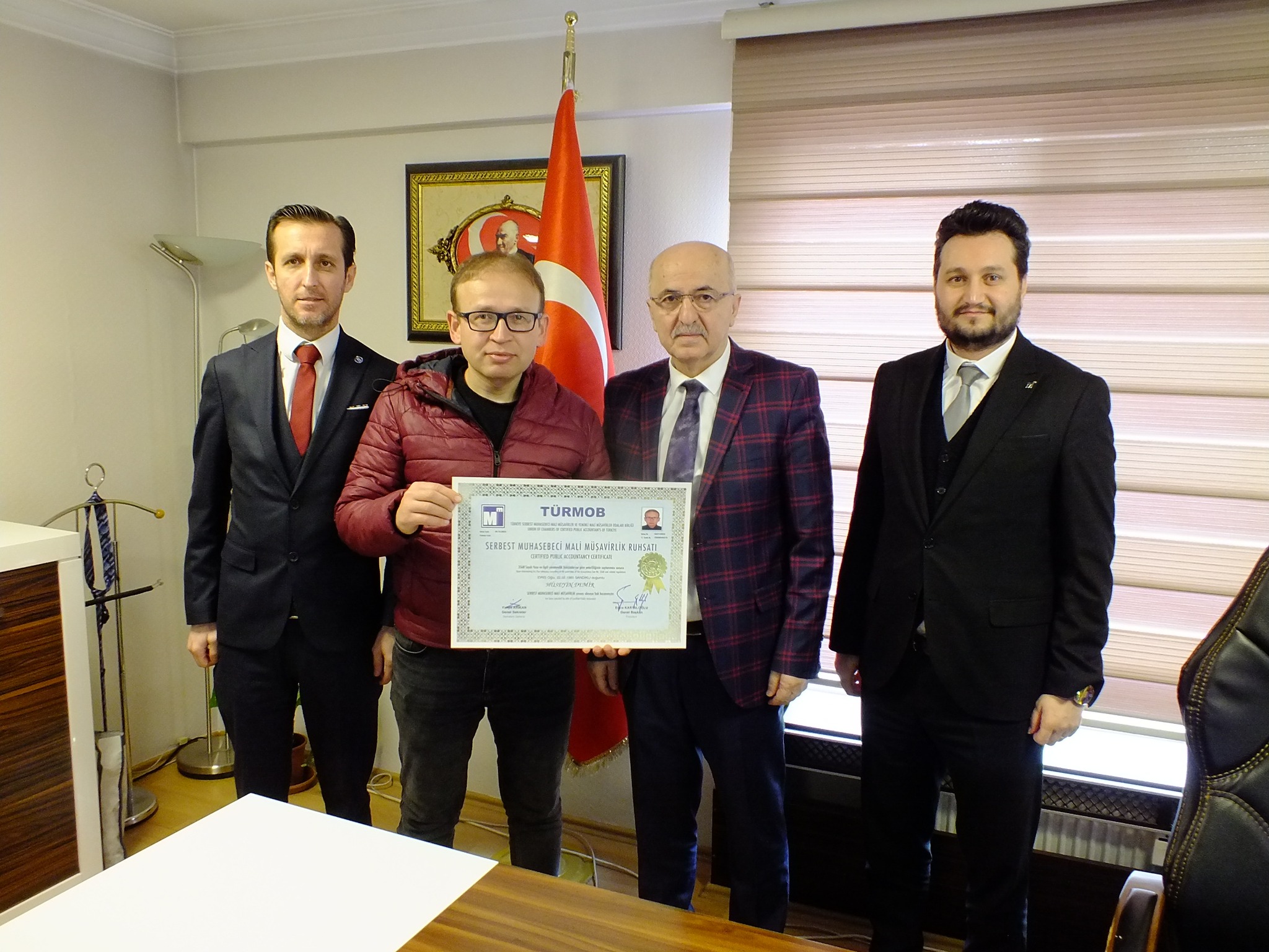 Yeni Mali Müşavire Ruhsatını Başkan Sayar Takdim Etti