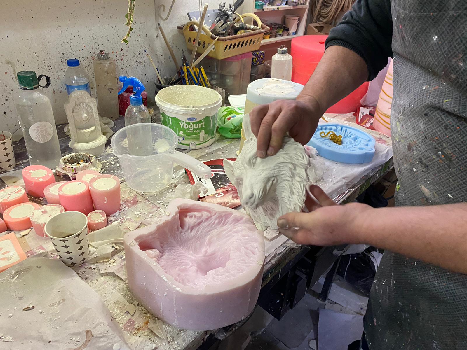 "TAŞHAN’DA GELENEKSEL SANAT: FATİH ATAY’IN EL EMEĞİ GÖZ NURU ÜRÜNLERİ"