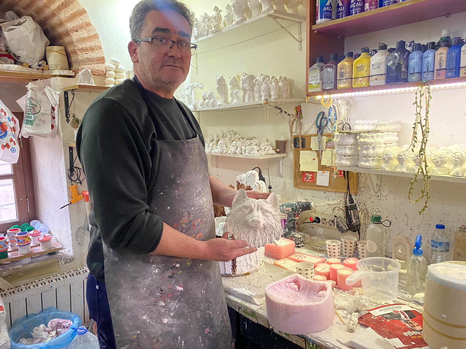 "TAŞHAN’DA GELENEKSEL SANAT: FATİH ATAY’IN EL EMEĞİ GÖZ NURU ÜRÜNLERİ"