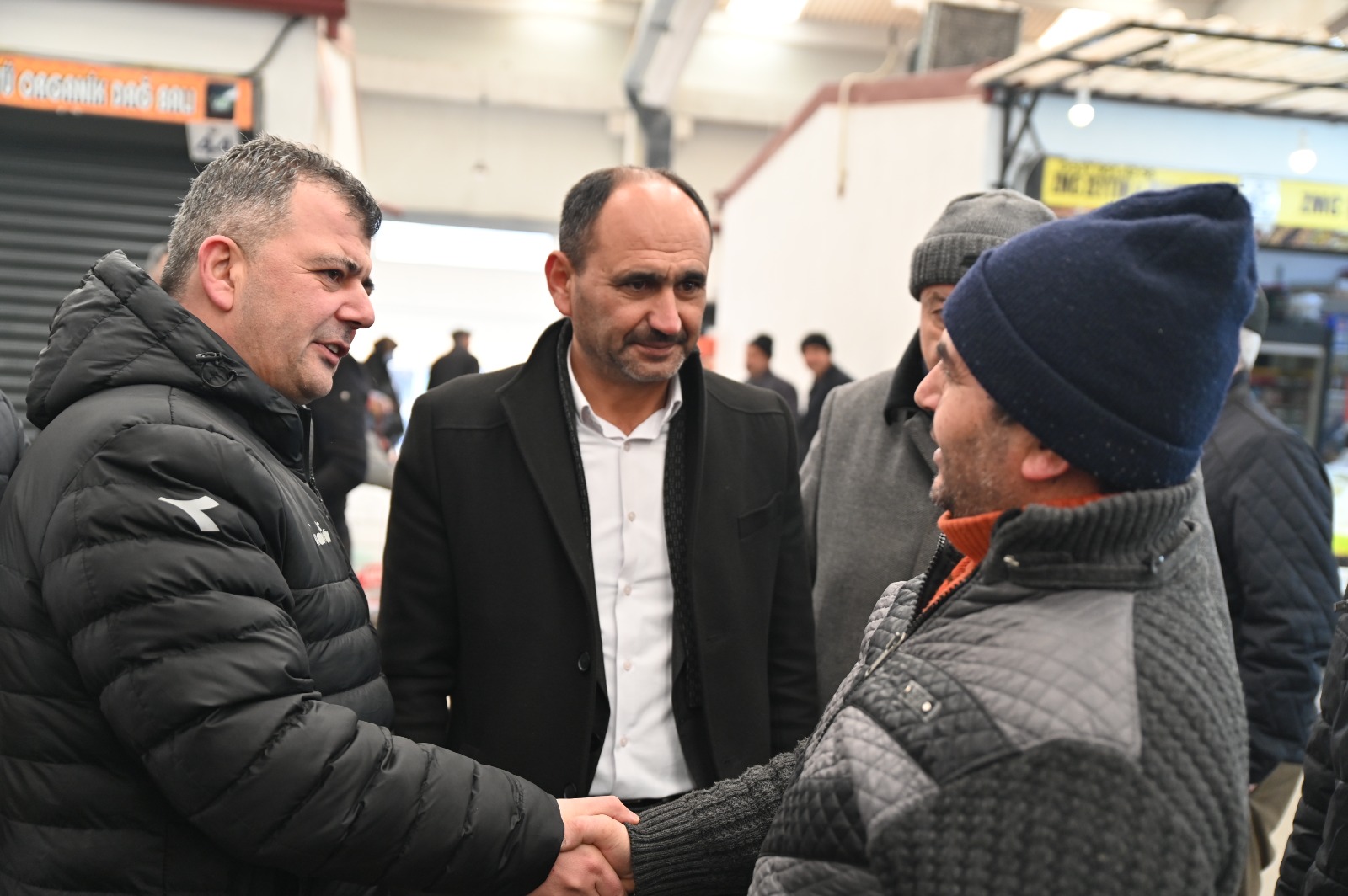 Hem Esnaf Hem Halk Seviyor Başkan Koyuncu'ya Yoğun İlgi