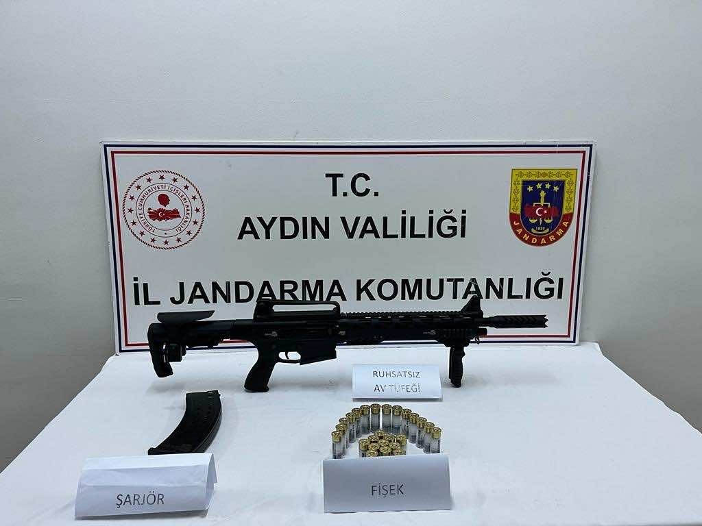 ŞÜPHELİ HAREKETLERİ ELE VERDİ