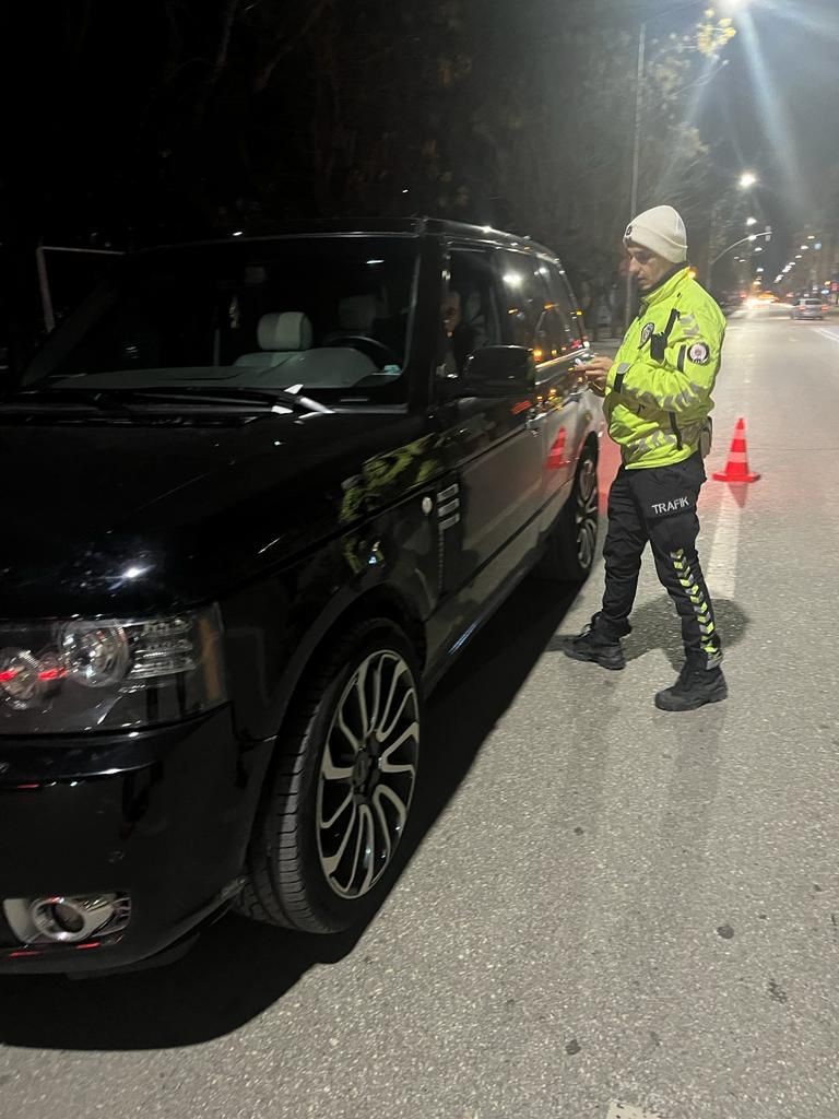 TRAFİK DENETİMİNDE 820 ARACA CEZA YAĞDI