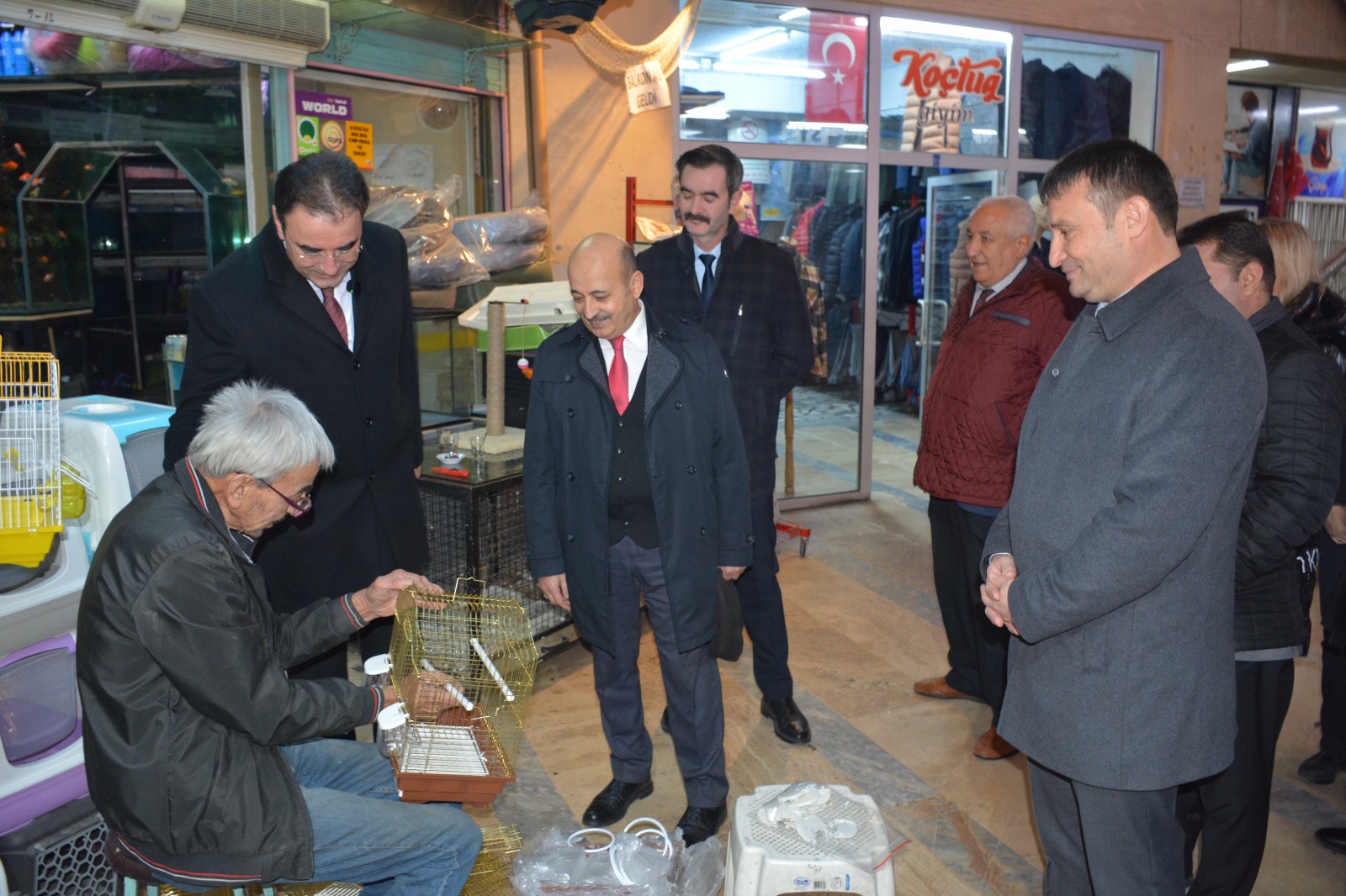 MHP'li Küçükkurt Sahada Çözüm Belediyeciliğini Anlatıyor