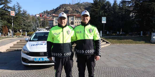 BANKADA SIRA BEKLERKEN KALBİ DURDU