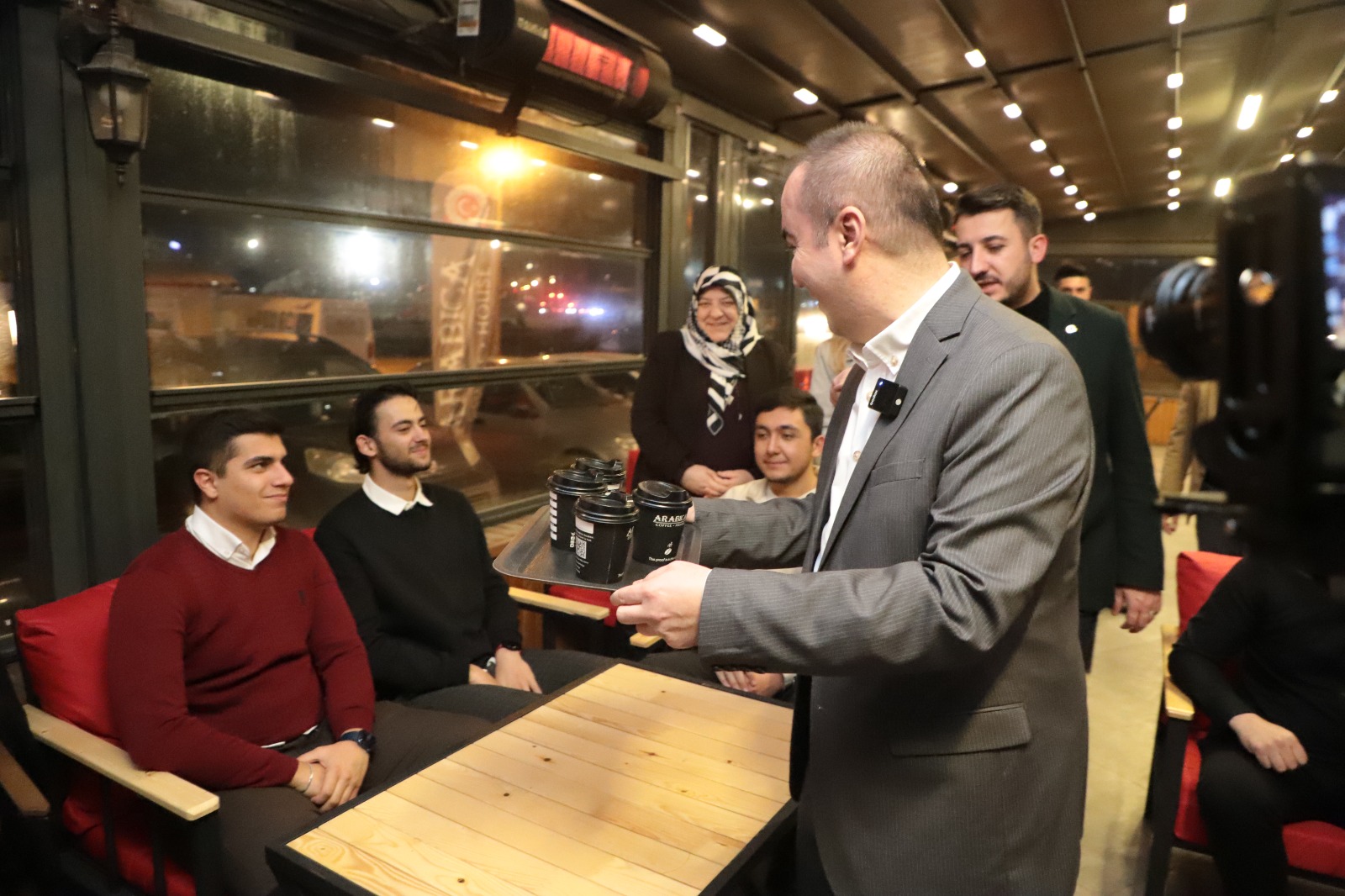 Uluçay gençlerle buluştu, hedeflerini anlattı