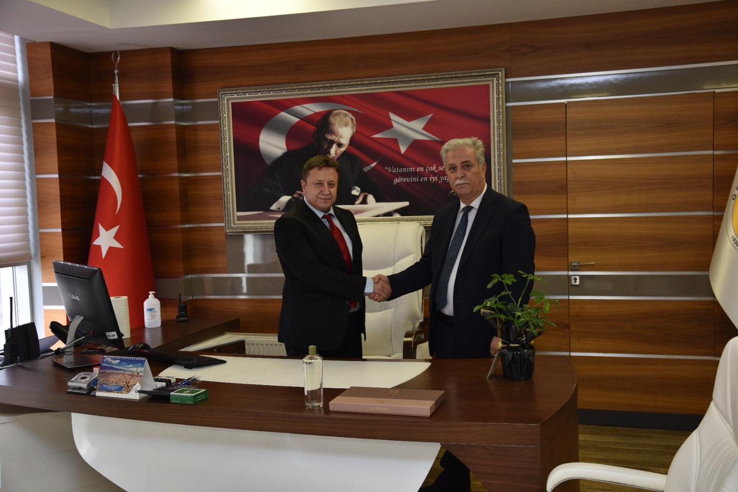 Afyon'dan Giden Müdür Us Ankara'da Görevine Başladı