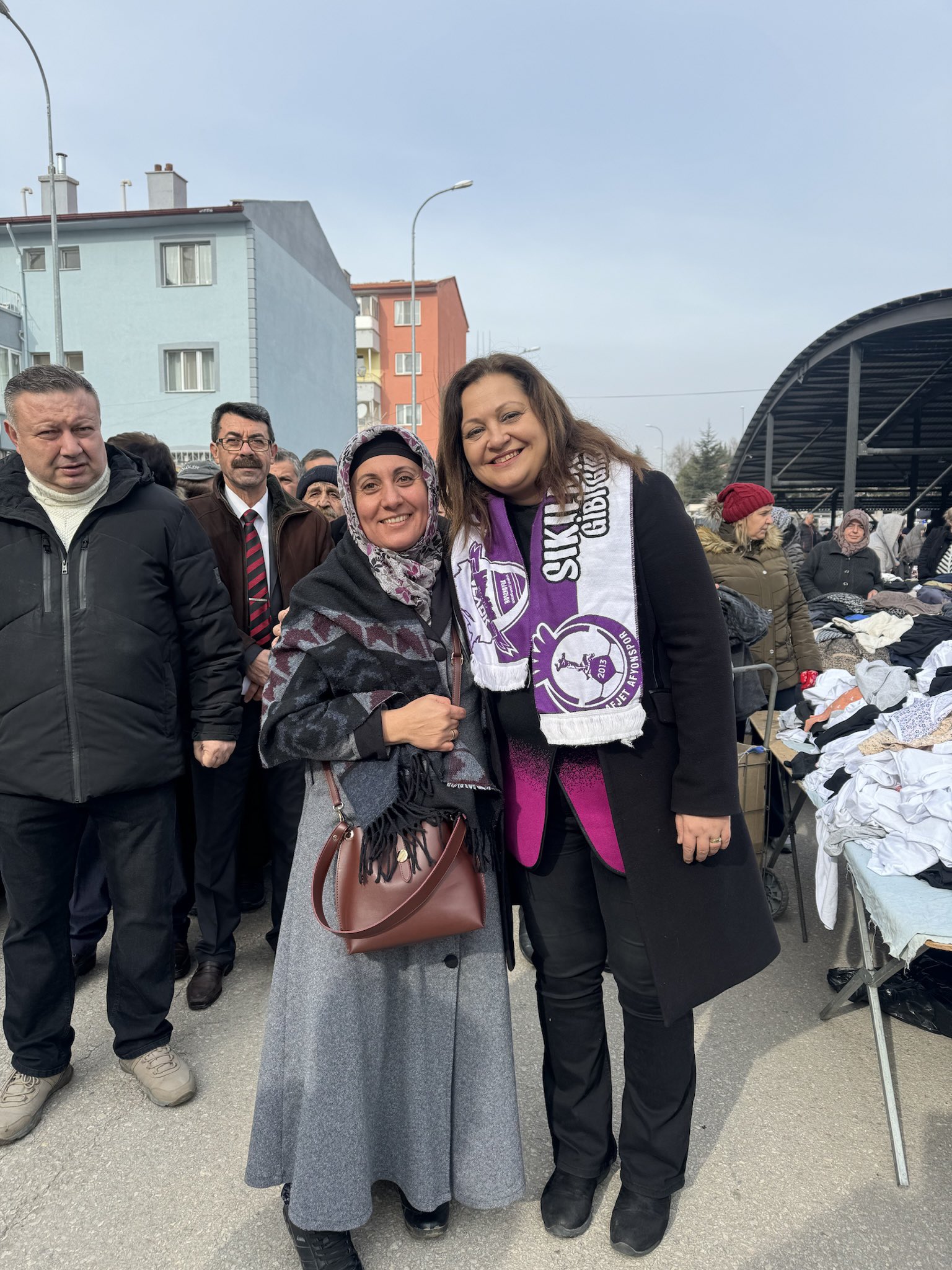 CHP'li Köksal Semt Pazarını Ziyaret Etti