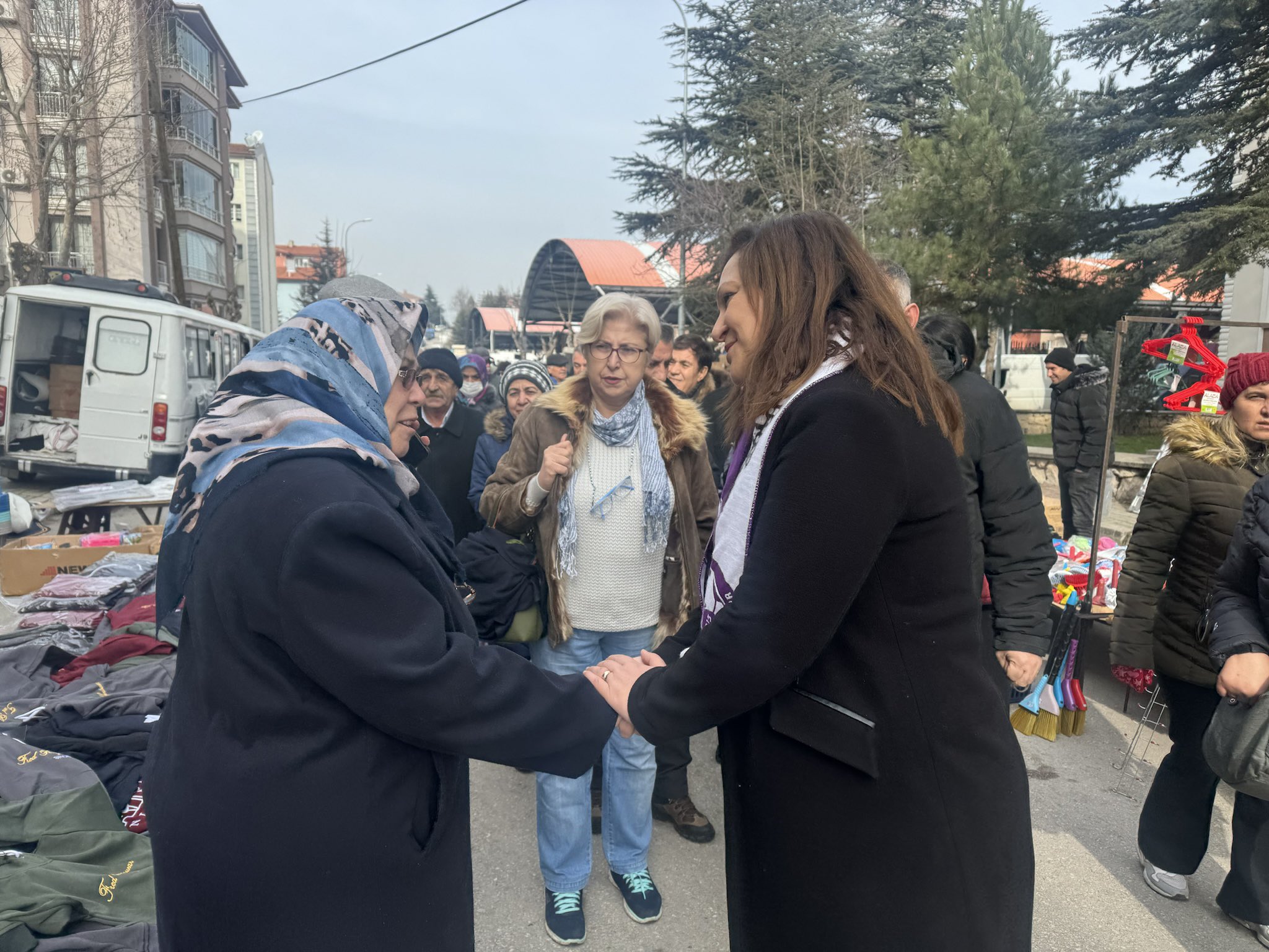 CHP'li Köksal Semt Pazarını Ziyaret Etti