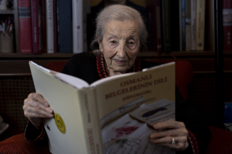 ‘Prof. Dr. Mübahat Kütükoğlu’ : Osmanlı Tarihini Çalışan İlk Kadın Akademisyen
