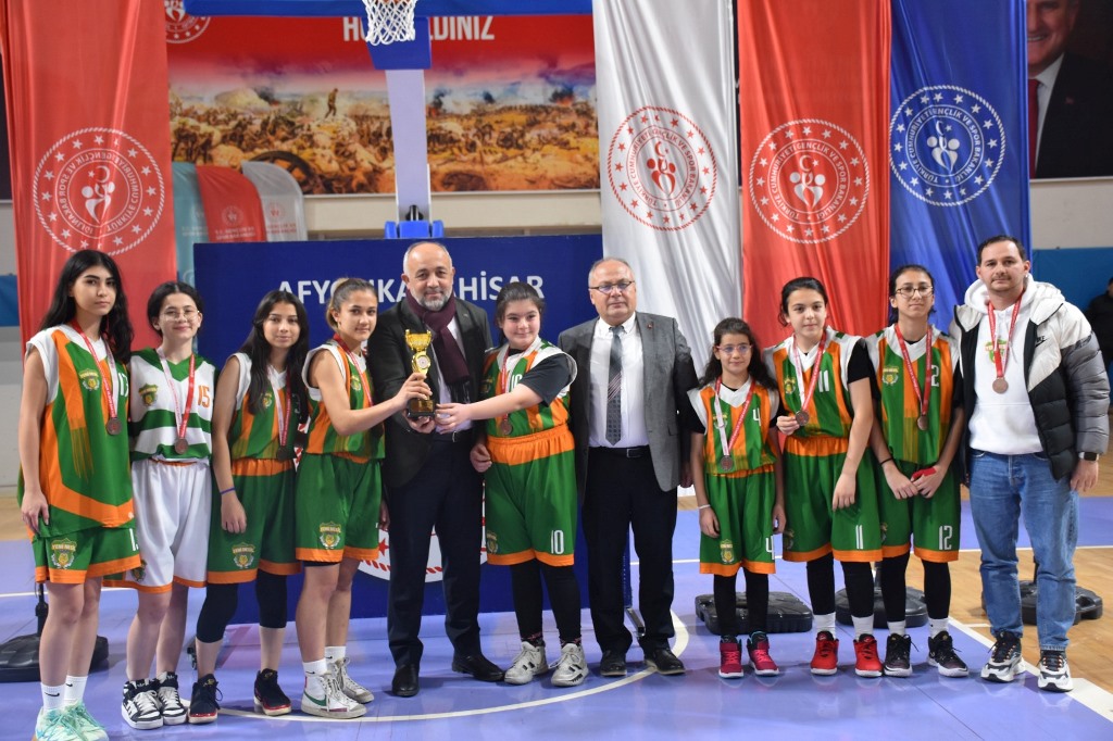 BASKETBOL U-16 KIZLAR MÜSABAKALARI TAMAMLANDI