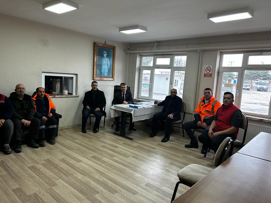 Genel Sekreter Bilim Emirdağ'da Personelle Bir Araya Geldi