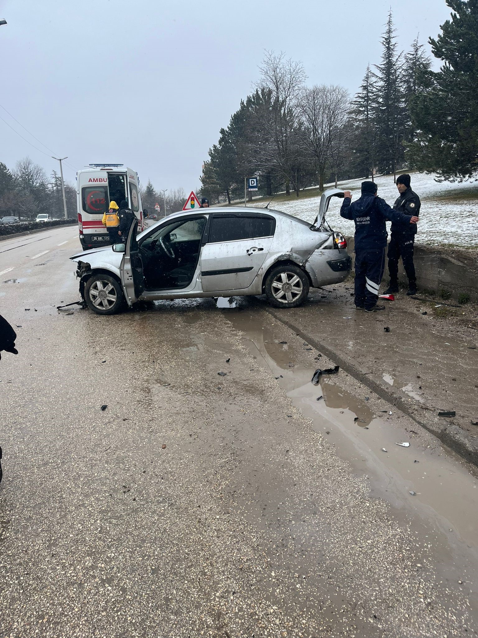 YOL BOZUKLUĞUNDAN DOLAYI KONTROLDEN ÇIKTI