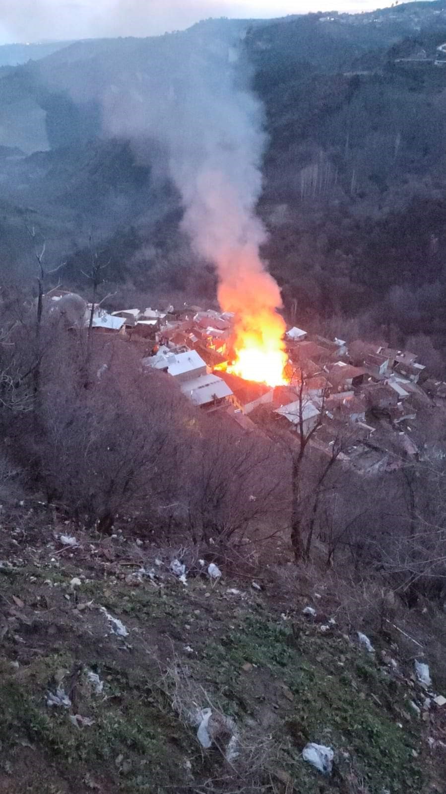 ANNESİNİ VE KENDİSİNİ SON ANDA KURTARDI