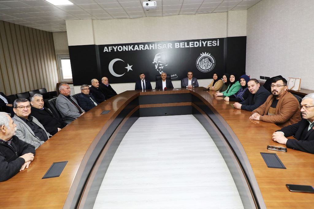 BAŞKAN ZEYBEK MUHTARLARLA BULUŞTU