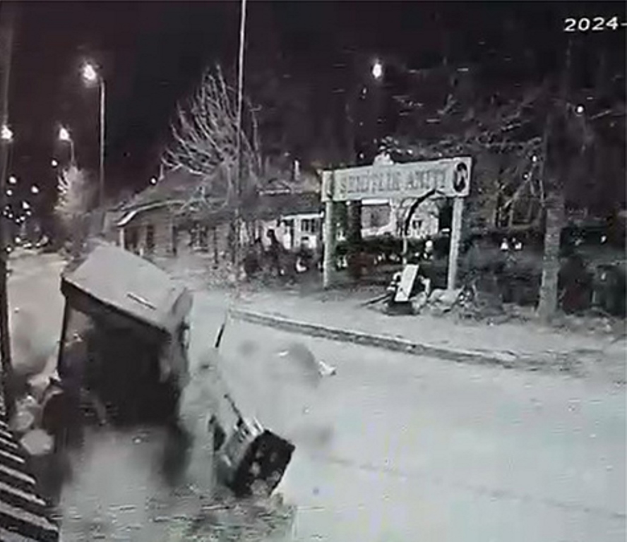AFYON'DA BIÇAK VE SOPA İLE GASP YAPTILAR!