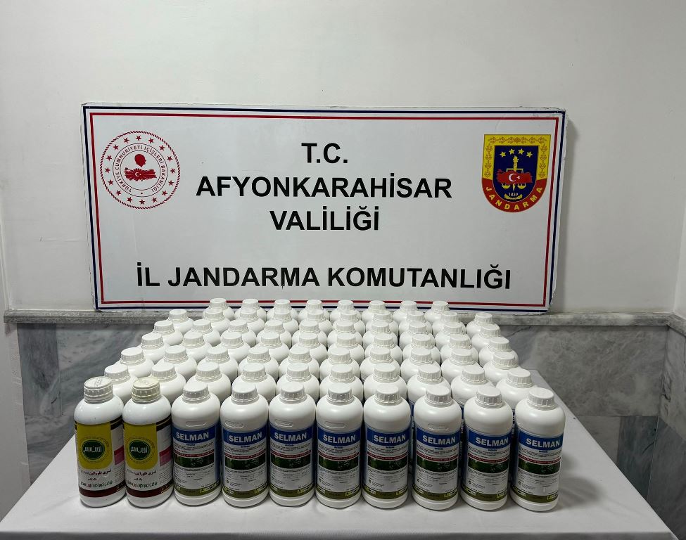 AFYON'DA 68 LİTRE KAÇAK ZİRAİ İLAÇ YAKALANDI