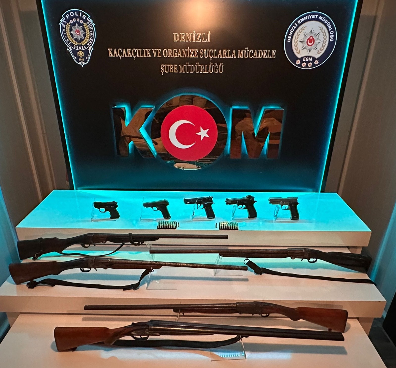 ŞÜPHELİNİN EVİNDEN CEPHANELİK ÇIKTI