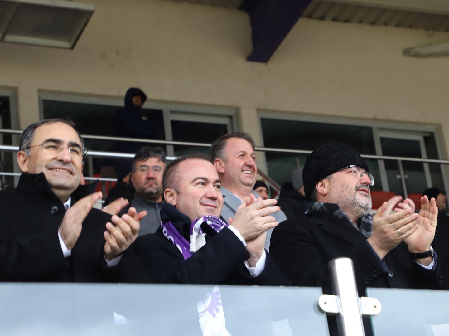 "AK Parti Belediye Başkan Adayı Hüseyin Ceylan Uluçay, Kırklareli Maçı Öncesi Hes İlaç Afyonspor Oyuncuları ile bir araya geldi
