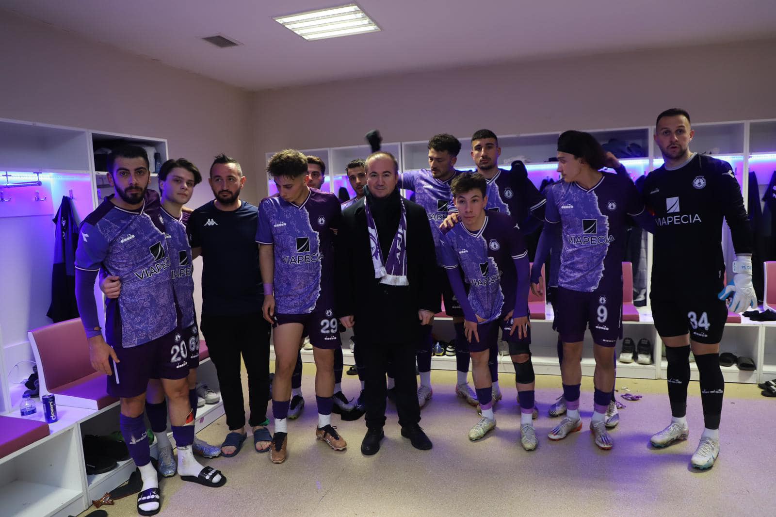 "AK Parti Belediye Başkan Adayı Hüseyin Ceylan Uluçay, Kırklareli Maçı Öncesi Hes İlaç Afyonspor Oyuncuları ile bir araya geldi