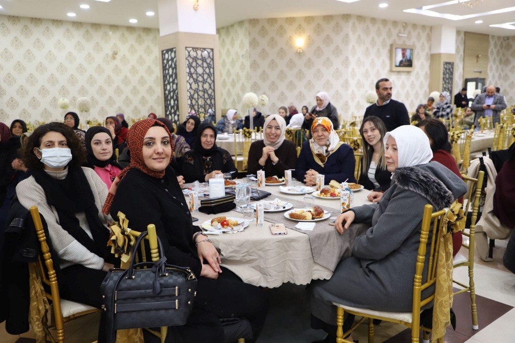 "BU YOLU EMEK VEREN KADINLARIMIZLA YÜRÜYECEĞİZ"