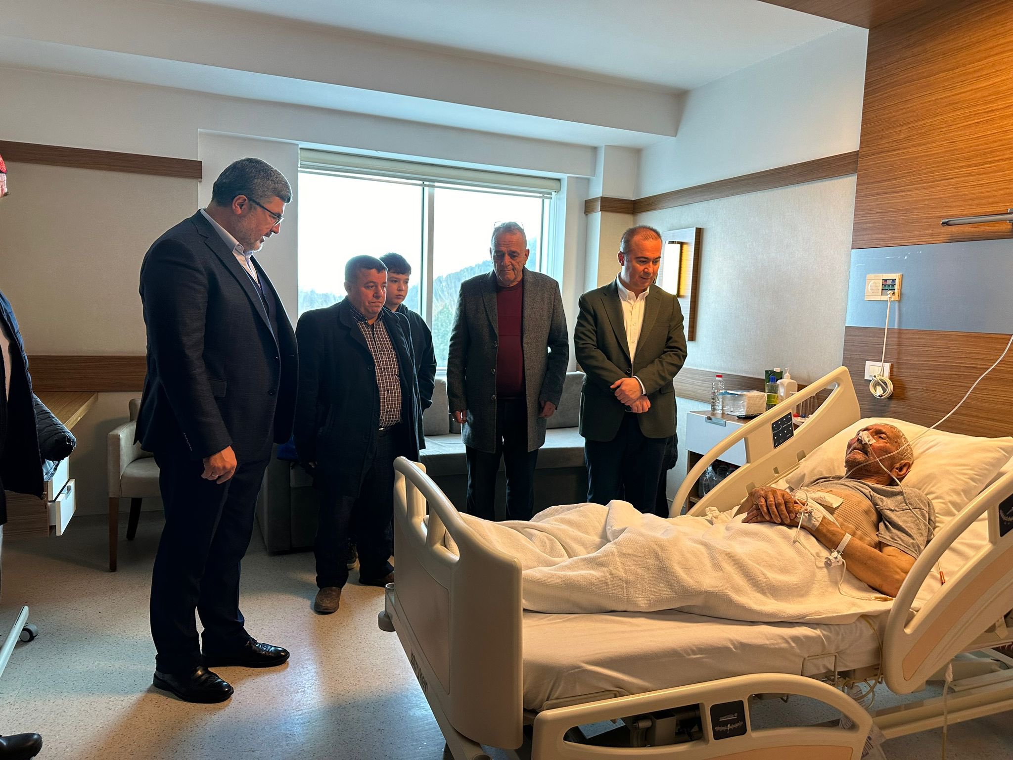 AK Partili Uluçay'dan Vefalı Ziyaret
