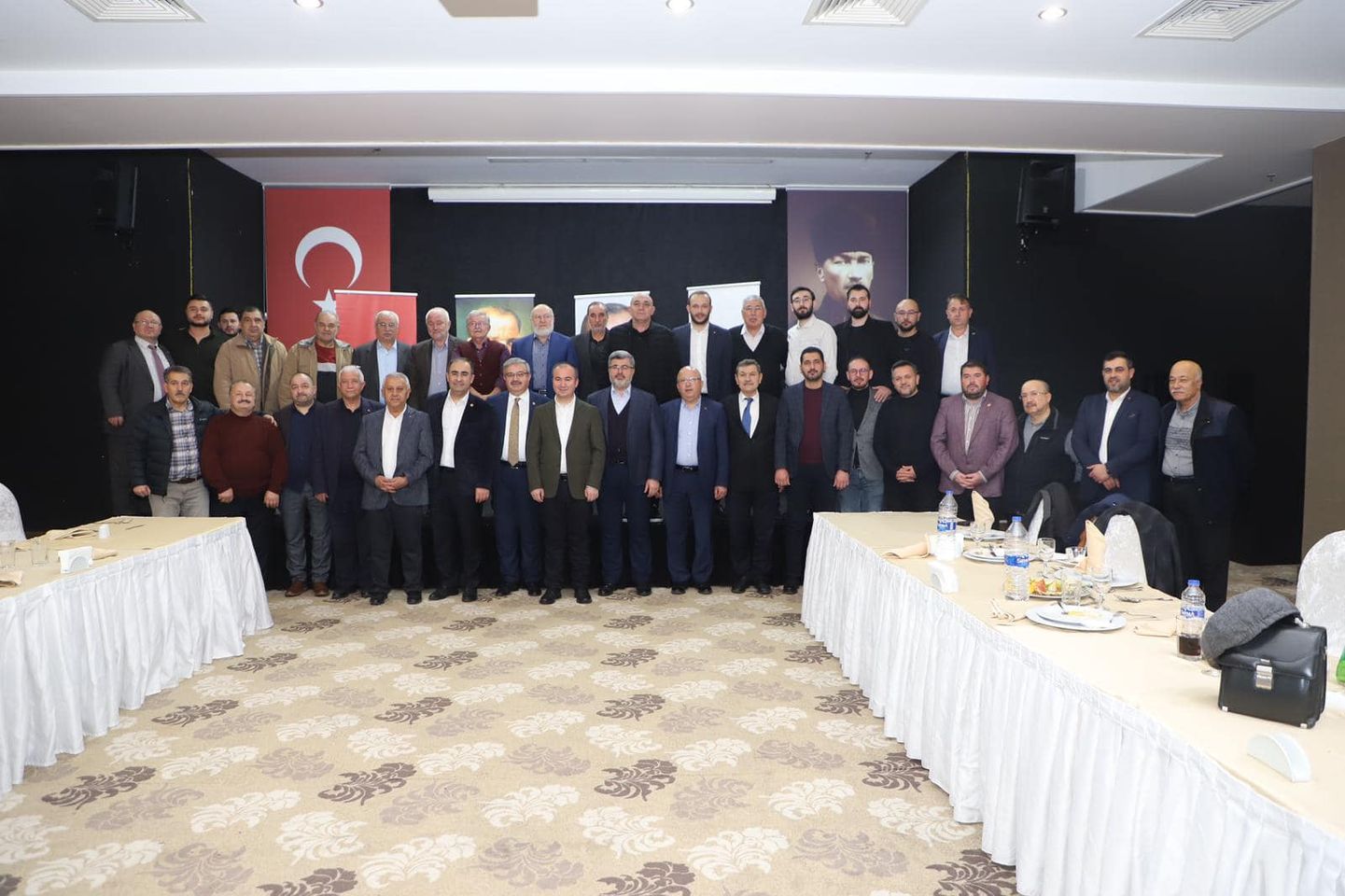 Uluçay kurucu il yönetim kurulu üyeleriyle bir araya geldi