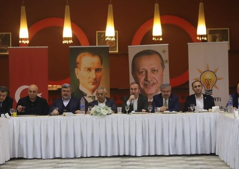 Uluçay kurucu il yönetim kurulu üyeleriyle bir araya geldi