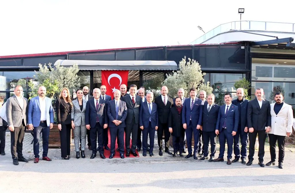 TAYTAK MERSİN MİTİNGİ SONRASINDA PARTİLİLERLE YEMEKTE  BULUŞTU