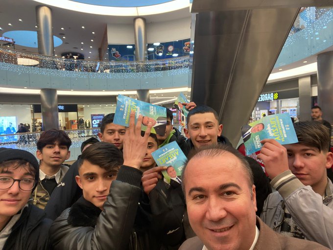 Gençlerden Uluçay'ı Mutlu Eden Sohbet
