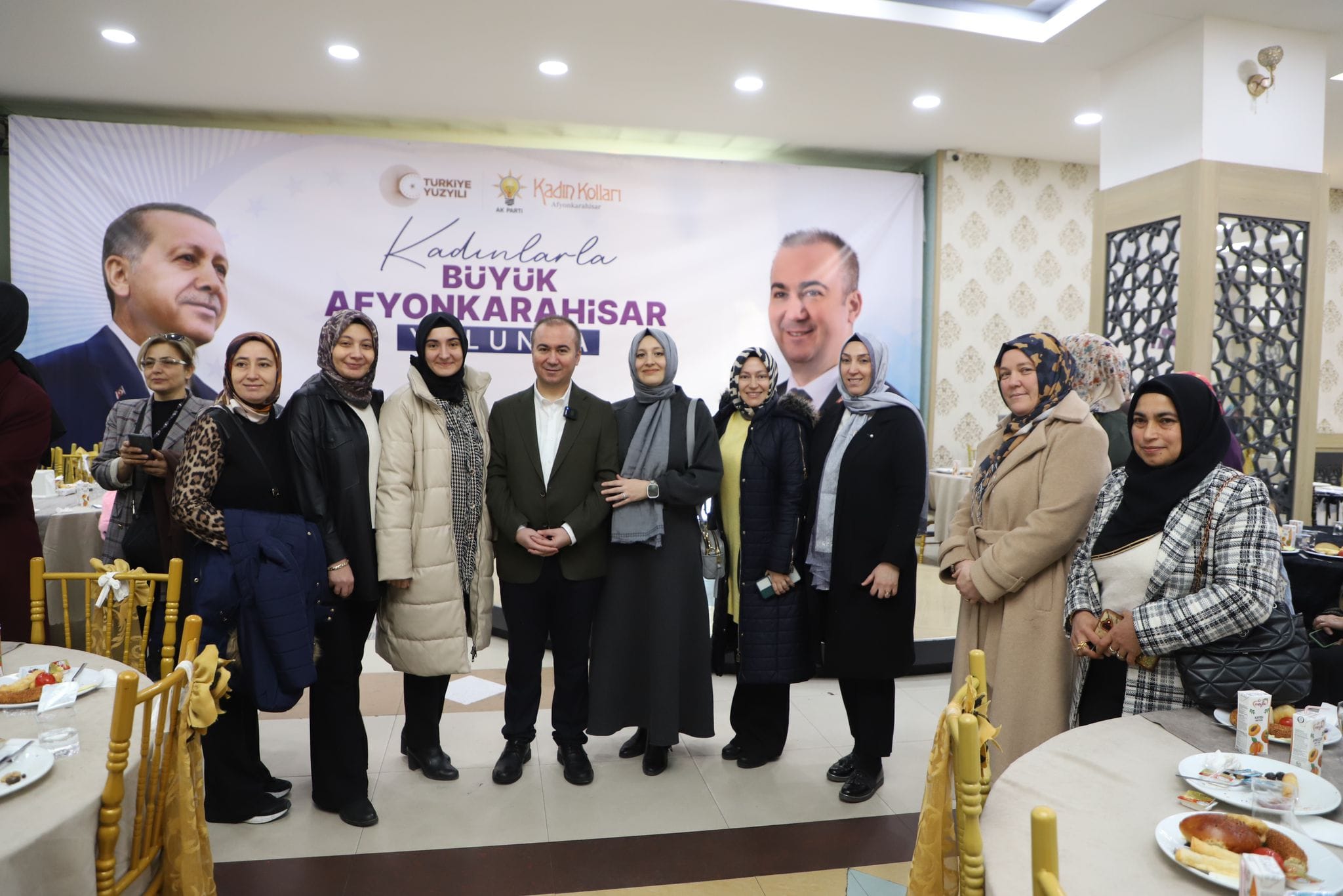 Başkan Ertürk ve AK Kadınlar Uluçay'ı Yalnız Bırakmıyor
