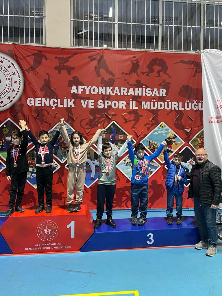 YARIYIL SATRANÇ TURNUVASI TAMAMLANDI