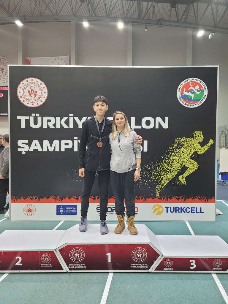 AFYONLU SPORCU UZUN ATLAMADA TÜRKİYE ÜÇÜNCÜSÜ OLDU
