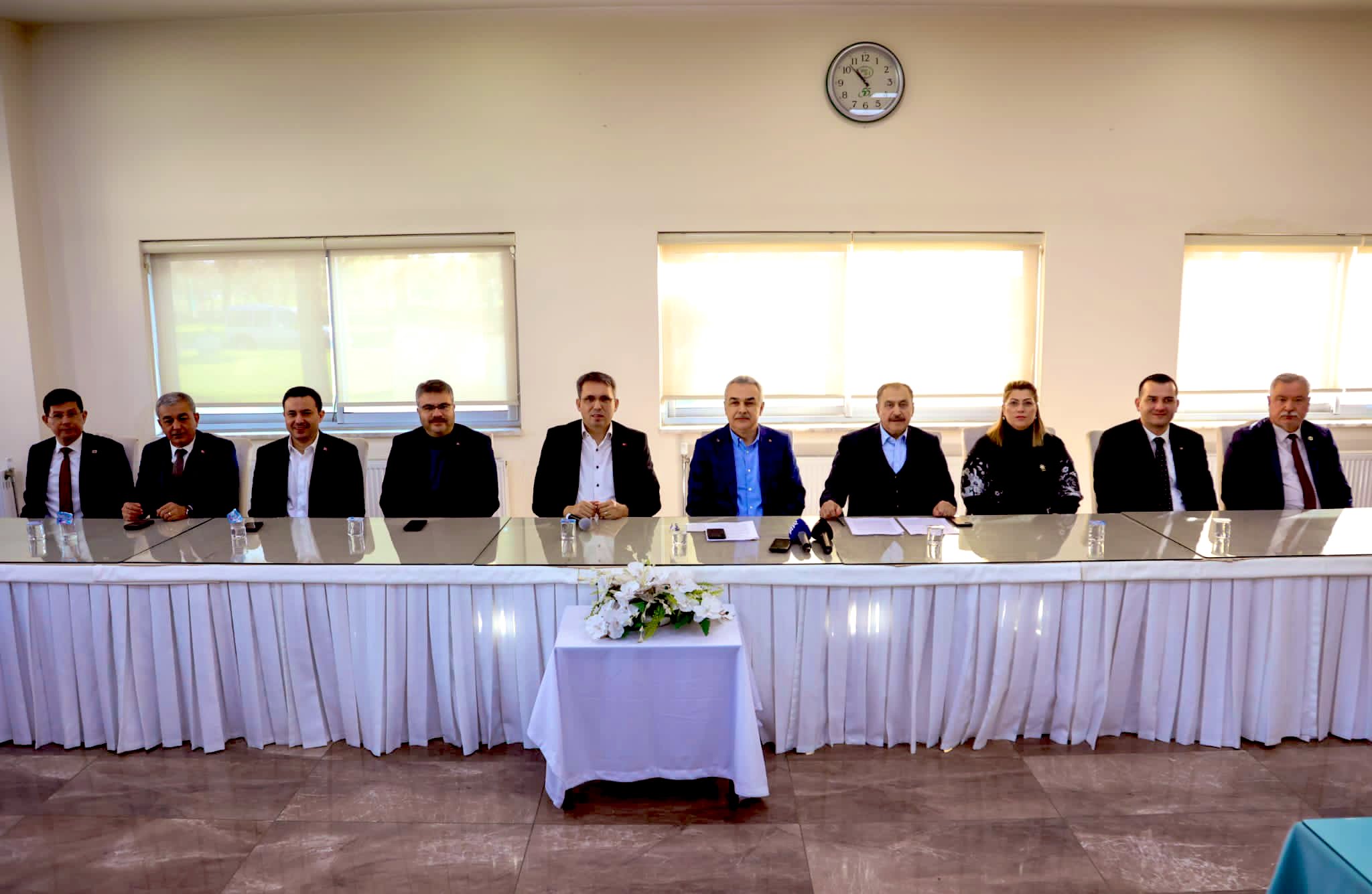 Eski Bakan Eroğlu Aydın'da Çalışmalara Katıldı