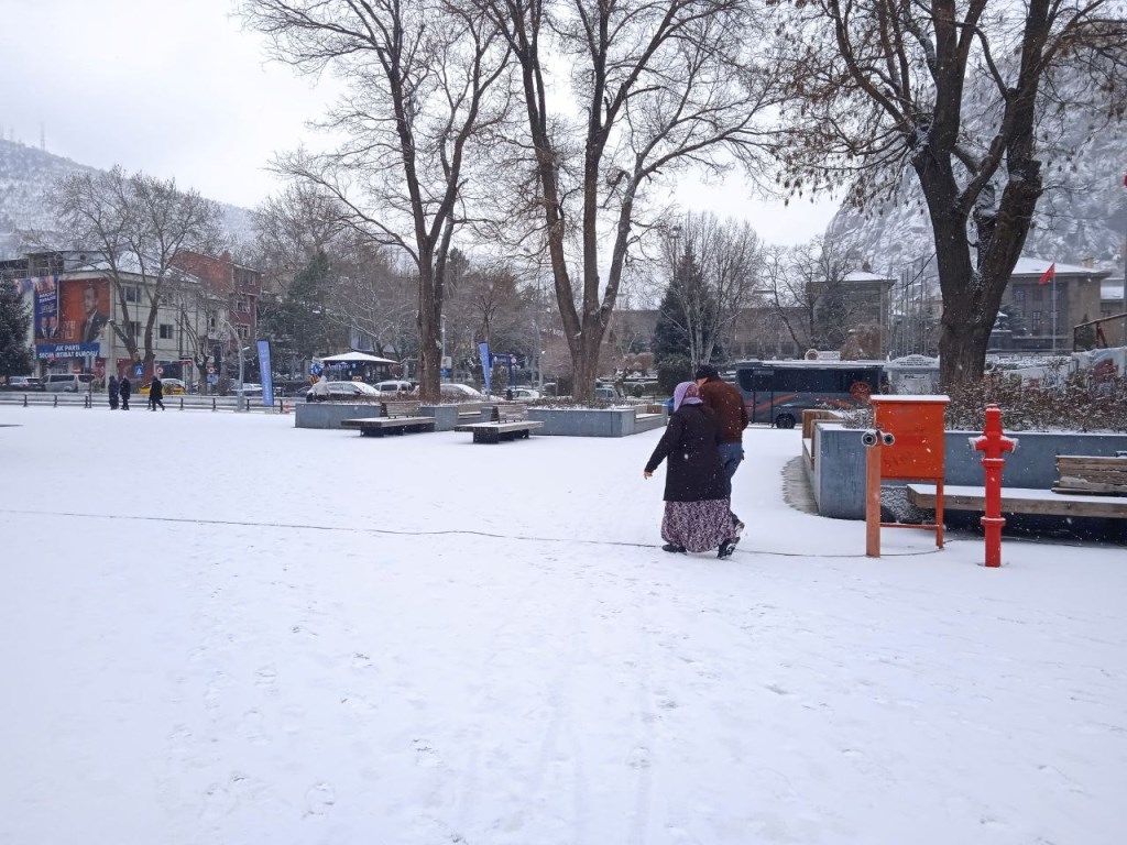 AFYON’DA  SOĞUK HAVA BU HAFTADA ETKİLİ OLACAK