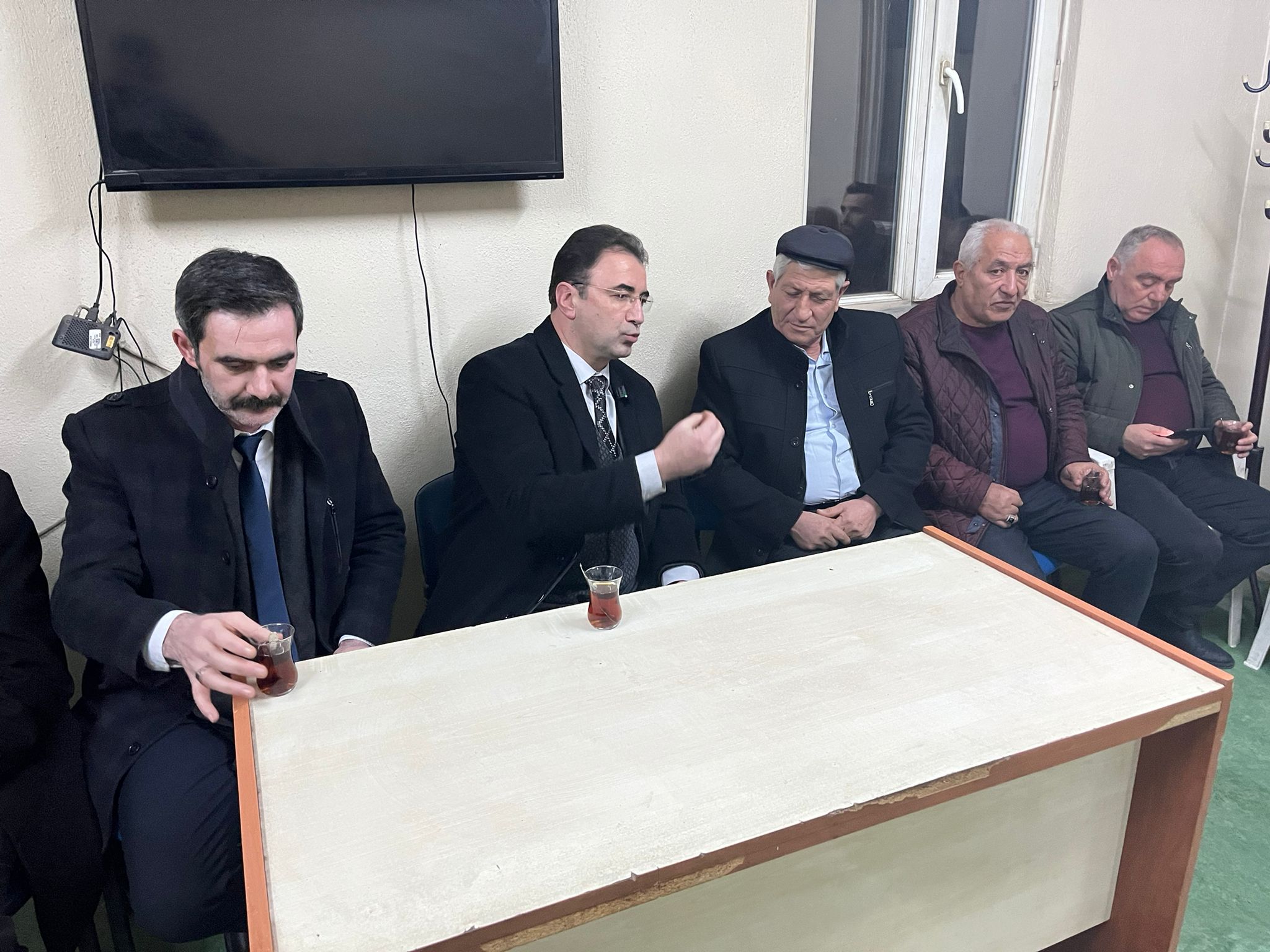 "SEZER KÜÇÜKKURT, İSMAİL KÖYÜ'NDE VATANDAŞLARLA BULUŞTU"