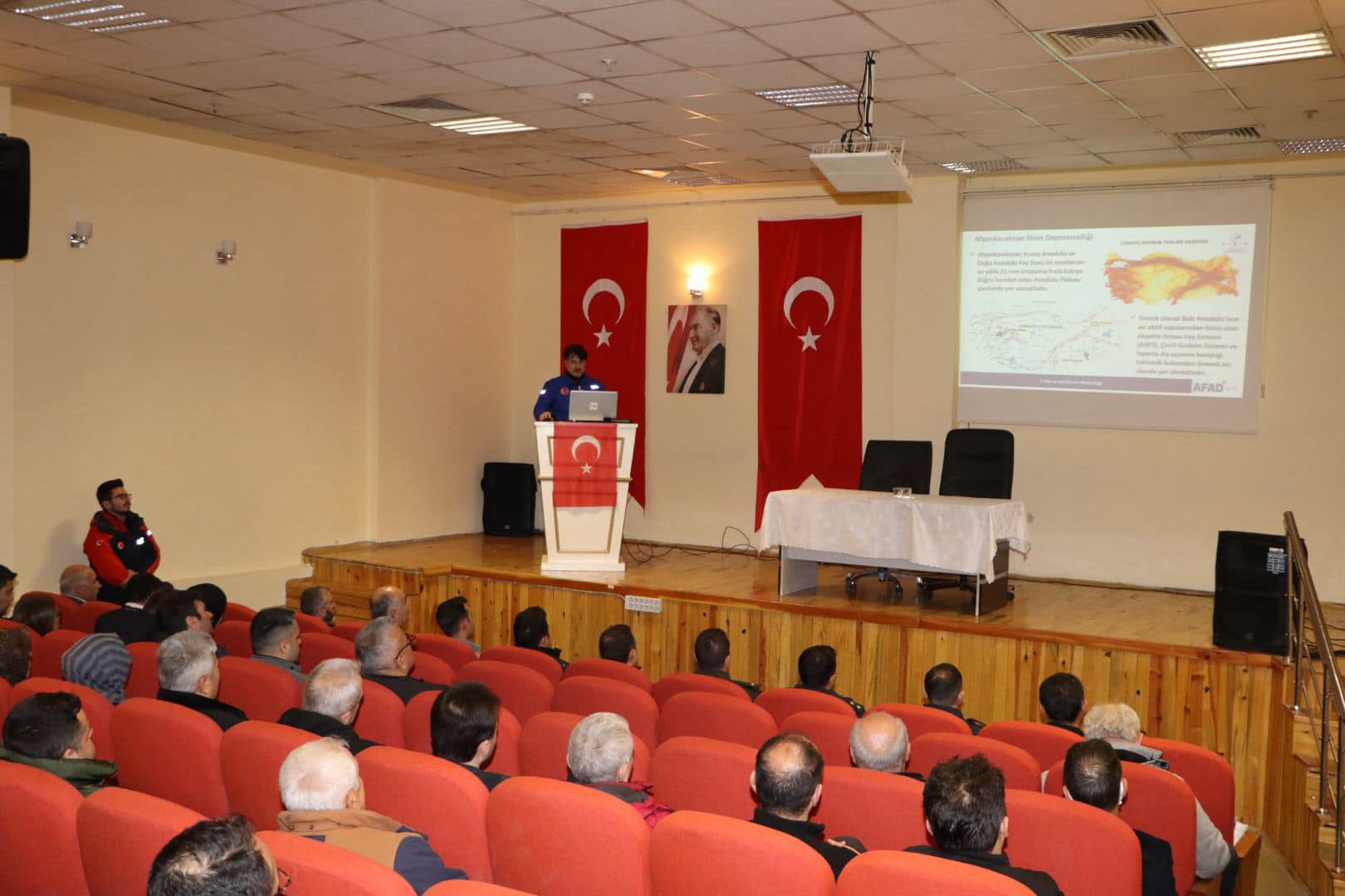 Emirdağ'da Türkiye Afet Müdahale Planı (TAMP) Bilgilendirme Eğitimi