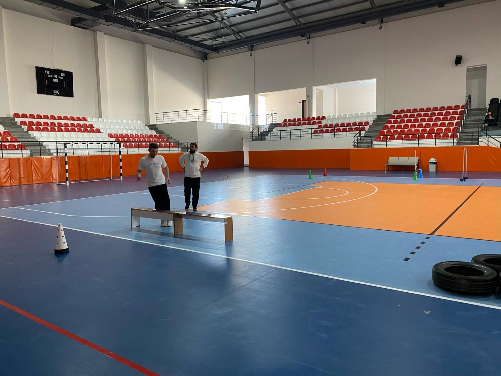 Sandıklı'nın Gençleri Yarıyıl Tatilini Dolu Dizgin Geçiyor