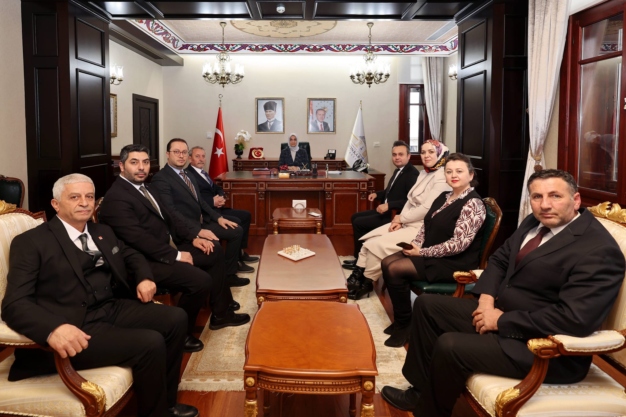 CHP'li Erhan ve Heyeti Vali Yiğitbaşı'yı Ziyaret Etti