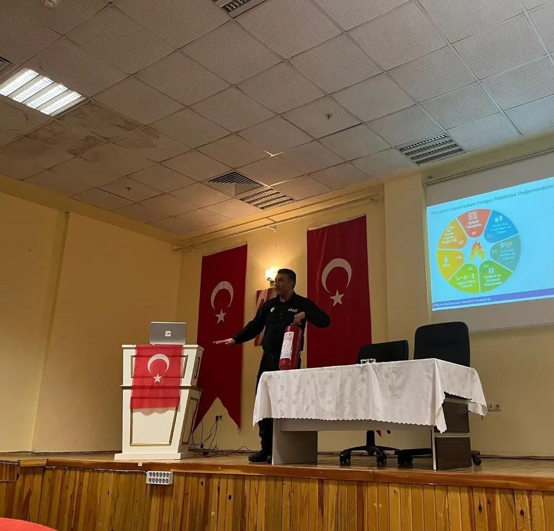 Emirdağ'da Kaymakamlık Personeline AFAD'tan Eğitim Verildi