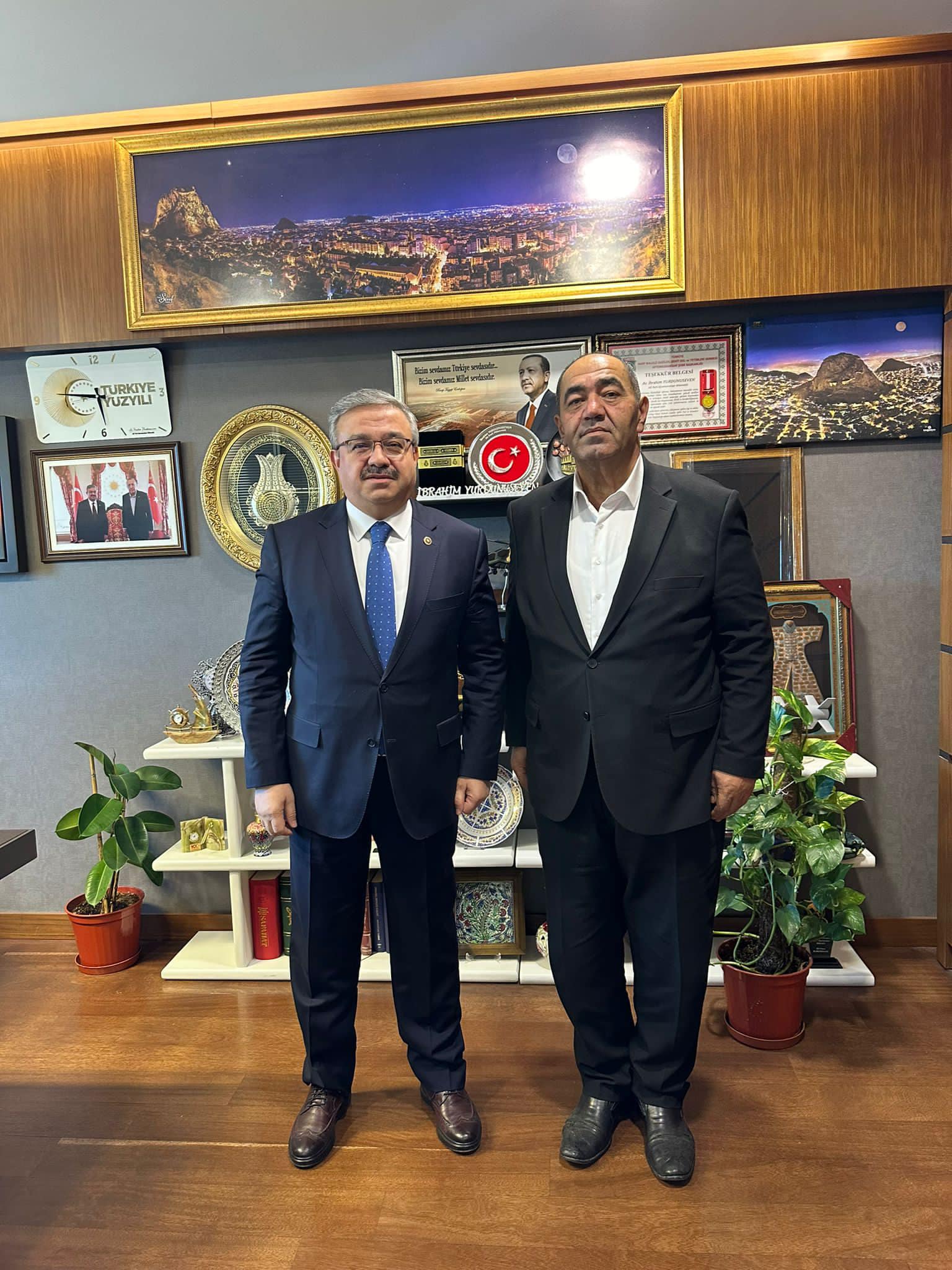 İbrahim Yurdunuseven, Şuhut Karaadilli Belediye Başkanı Mesut Ulusoy'u Gazi Meclis'te Ağırladı