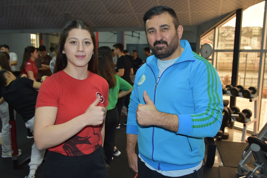 BİLEK GÜREŞİNİN ŞAMPİYON "SULTAN"I YENİ MADALYALAR İÇİN İDDİALI
